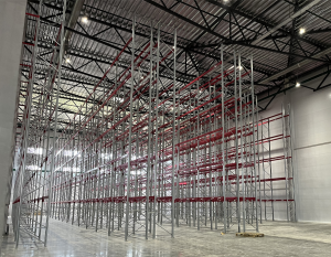 Фронтальные паллетные стеллажи: эффективное решение для современных складов